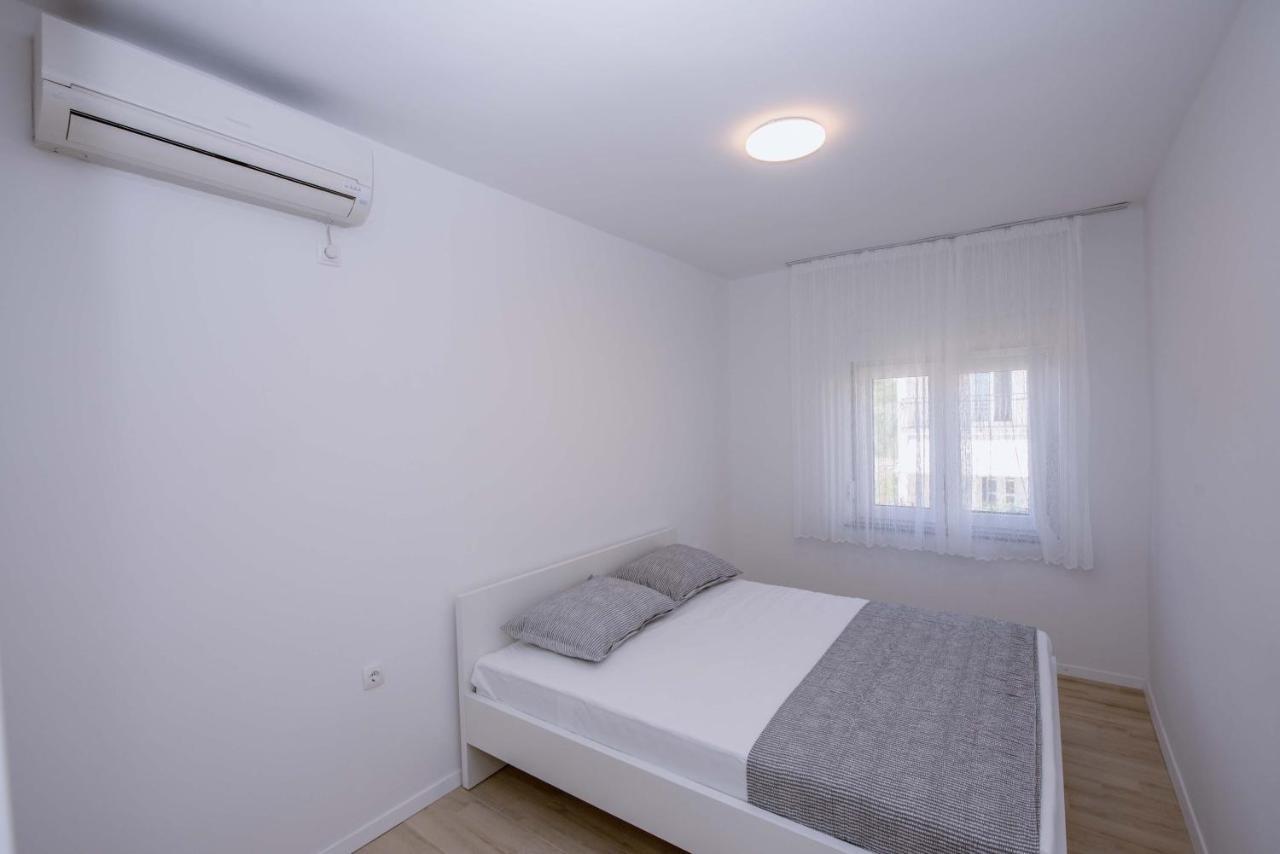 Una, - Trogir Apartmán